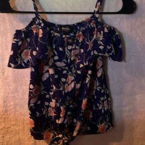 🦋0003 Cute Kids shirt Size 7/8 small🦋